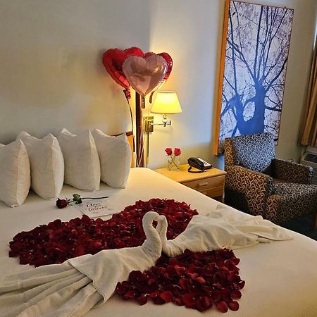 גיבסונס The Cedars Inn Hotel & Convention Centre מראה חיצוני תמונה