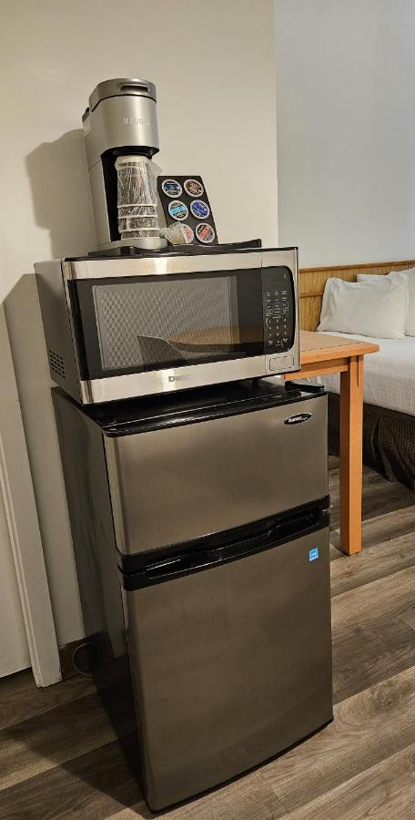 גיבסונס The Cedars Inn Hotel & Convention Centre מראה חיצוני תמונה