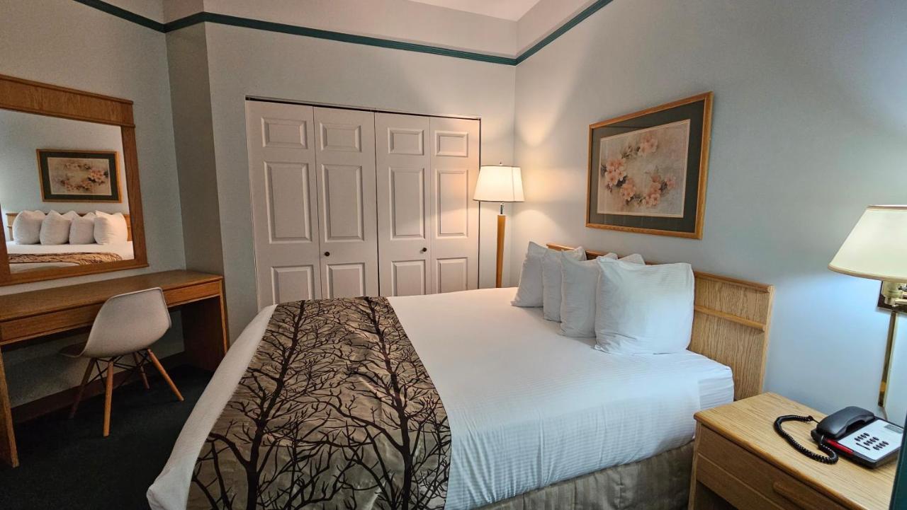 גיבסונס The Cedars Inn Hotel & Convention Centre מראה חיצוני תמונה