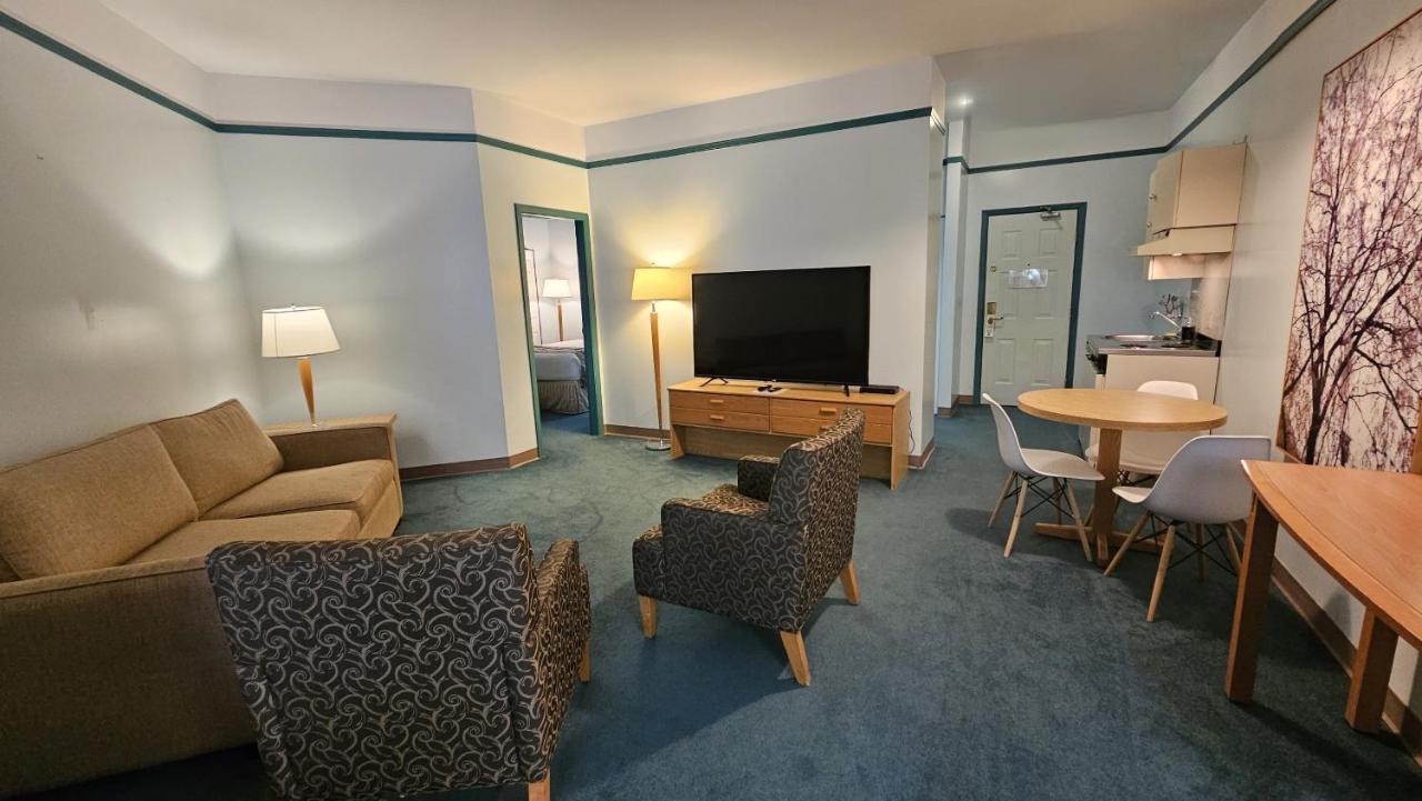 גיבסונס The Cedars Inn Hotel & Convention Centre מראה חיצוני תמונה
