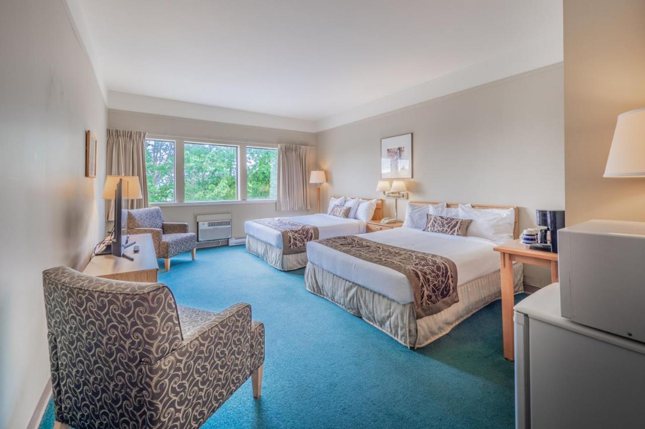 גיבסונס The Cedars Inn Hotel & Convention Centre מראה חיצוני תמונה