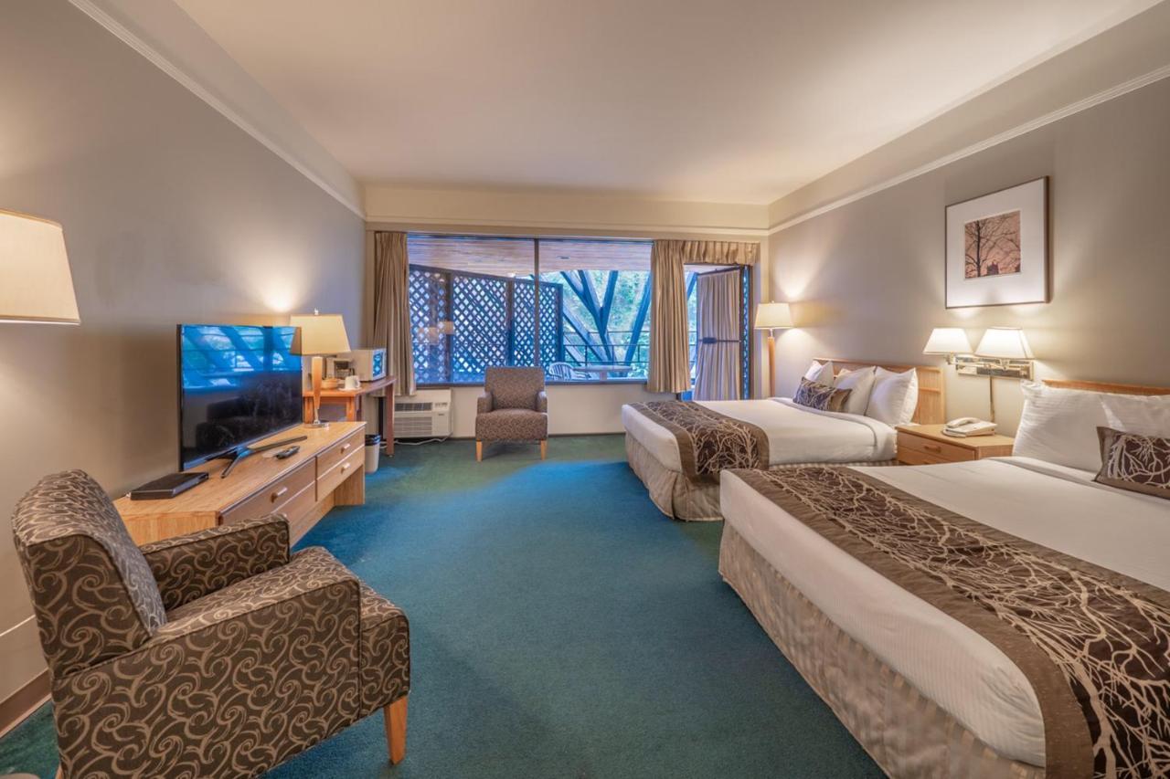 גיבסונס The Cedars Inn Hotel & Convention Centre מראה חיצוני תמונה