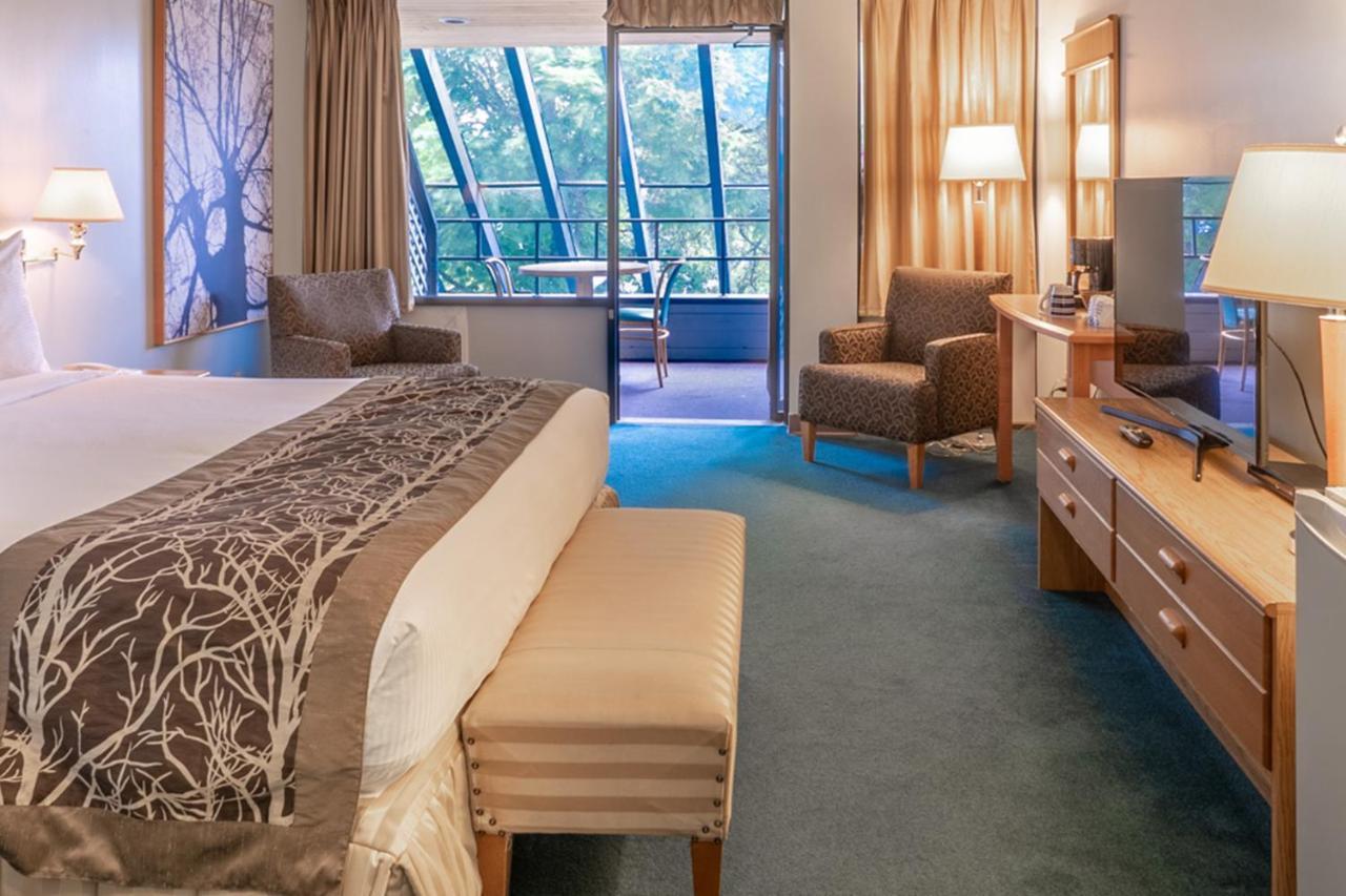 גיבסונס The Cedars Inn Hotel & Convention Centre מראה חיצוני תמונה